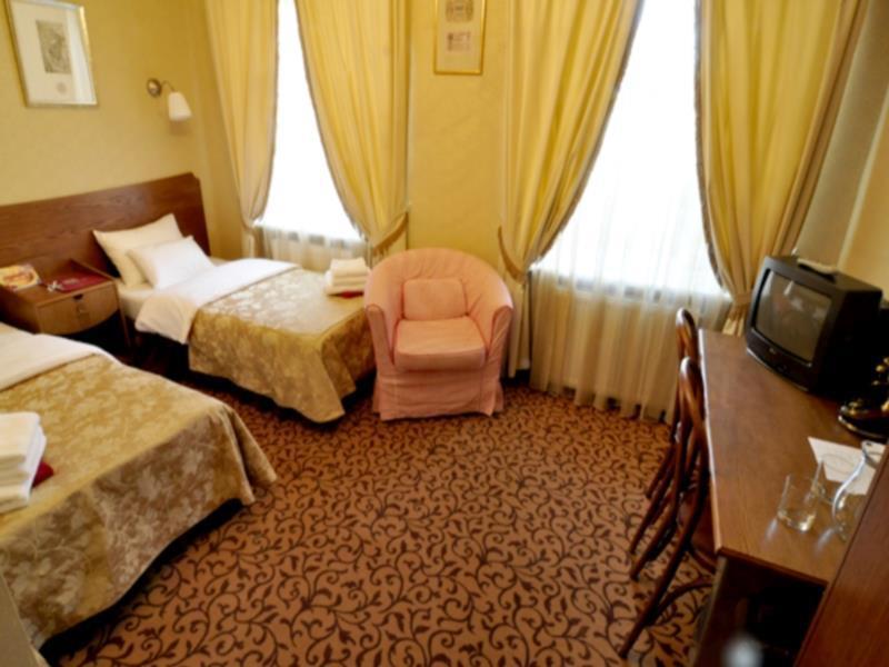 Admiralteyskaya Hotel Sint-Petersburg Kamer foto